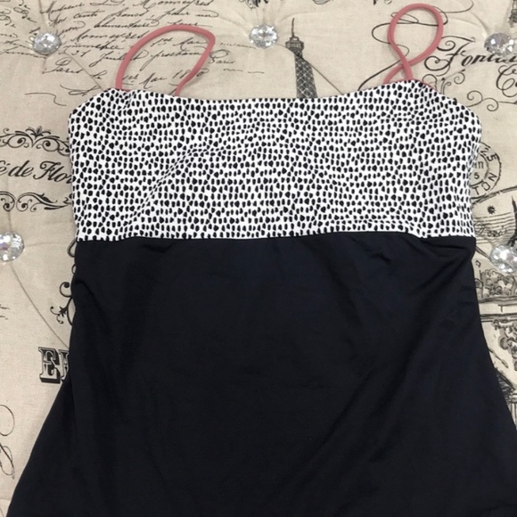 NWOT TAVIK Scarlett Colorblock One-Piece Swimsuit - Picture 4 of 7